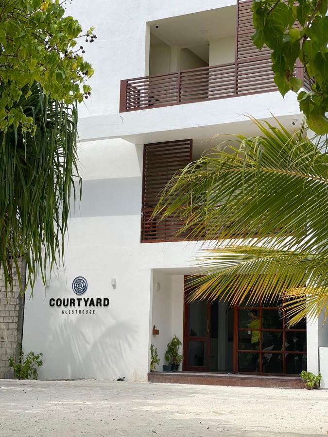 Courtyard Guesthouse Huraa Exteriör bild